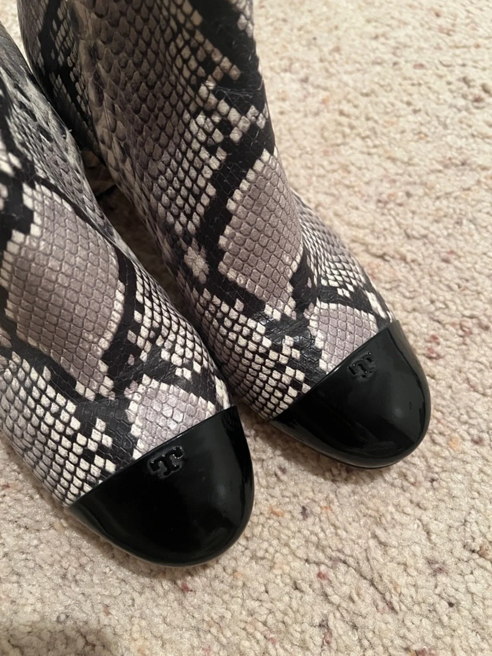 Tory Burch very good